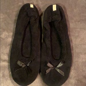 Gold Toe Womens Black Slippers Size 8